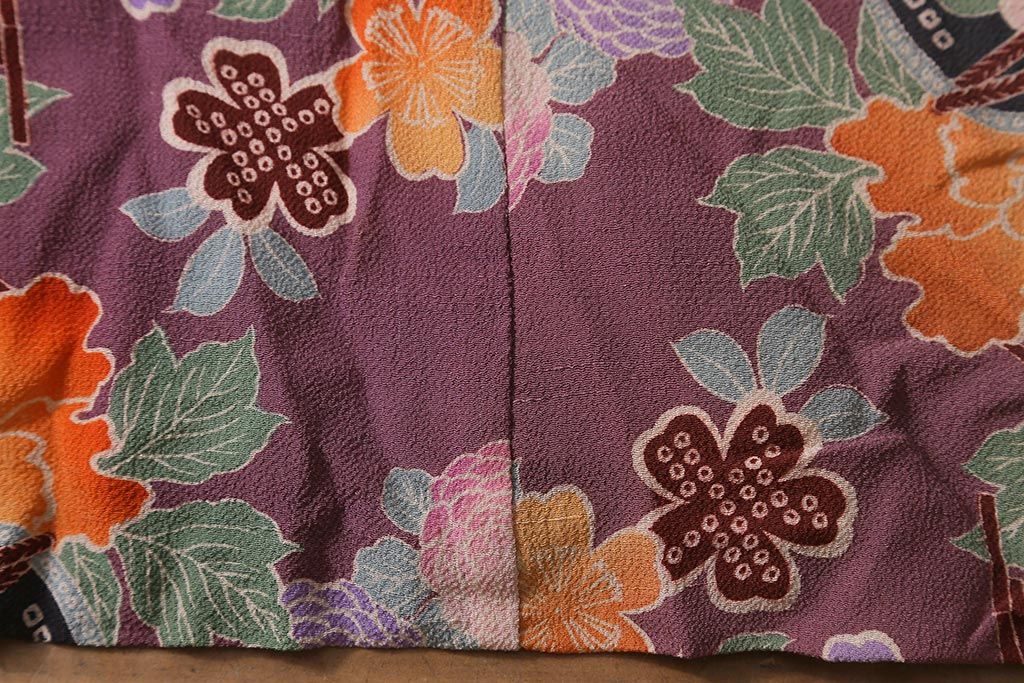 アンティーク雑貨　大正昭和初期　和楽器に花模様　縮緬(ちりめん)長襦袢(正絹古布)(R-040130)