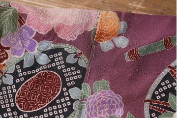 アンティーク雑貨　大正昭和初期　和楽器に花模様　縮緬(ちりめん)長襦袢(正絹古布)(R-040130)