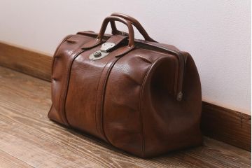 ヴィンテージ雑貨　本革(レザー)　ボストンバッグ(旅行鞄、トラベルバッグ、カバン、ビンテージ)(R-040133)