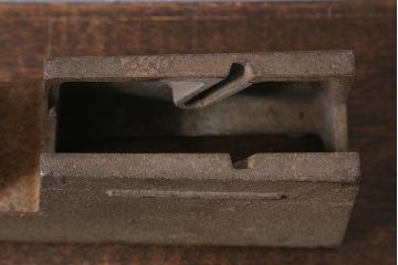 ヴィンテージ雑貨　アイアン　鋳造　シャビーなテープカッター(テープディスペンサー、ディスプレイ雑貨、ビンテージ)(R-040134)