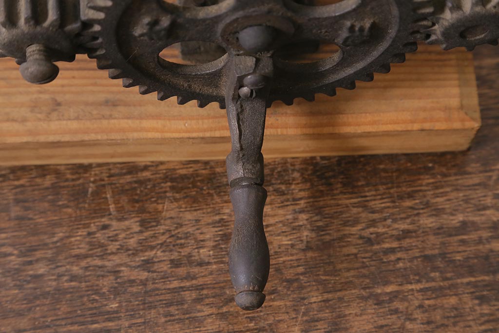 ジャンク品　アンティーク雑貨　古民具　池下式　ワラ巻器(藁巻き機)(R-040135)