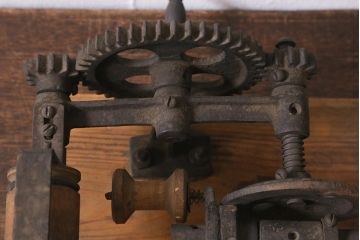 ジャンク品　アンティーク雑貨　古民具　池下式　ワラ巻器(藁巻き機)(R-040135)