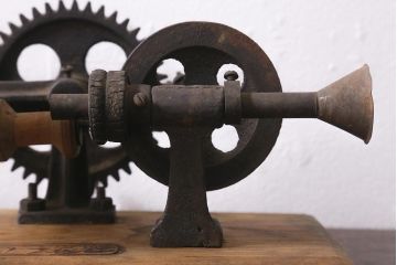 ジャンク品　アンティーク雑貨　古民具　池下式　ワラ巻器(藁巻き機)(R-040135)