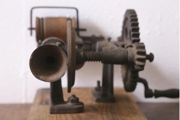 ジャンク品　アンティーク雑貨　古民具　池下式　ワラ巻器(藁巻き機)(R-040135)