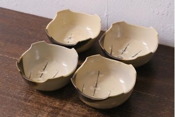 アンティーク家具　大正昭和初期　梅花文　古い美濃焼小鉢4客(皿、向付)(R-040136)