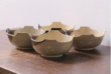 アンティーク家具　大正昭和初期　梅花文　古い美濃焼小鉢4客(皿、向付)(R-040136)