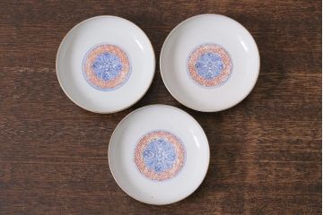 アンティーク雑貨　古民具・骨董　江戸期　上品な雰囲気の色絵蓋付茶碗3客セット(和食器)(R-040139)