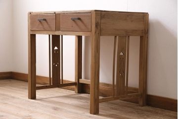 アンティーク家具　昭和初期　ストリップド(剥離)　引き出し付き　透かし入りのノスタルジックな平机(ワークデスク、机、在宅ワーク、在宅用)(R-040146)