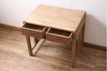 アンティーク家具　昭和初期　ストリップド(剥離)　引き出し付き　透かし入りのノスタルジックな平机(ワークデスク、机、在宅ワーク、在宅用)(R-040146)