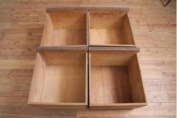 アンティーク家具　昭和中期　レトロ　大きめの引き出しが便利なチェスト(引き出し4杯)(R-040147)