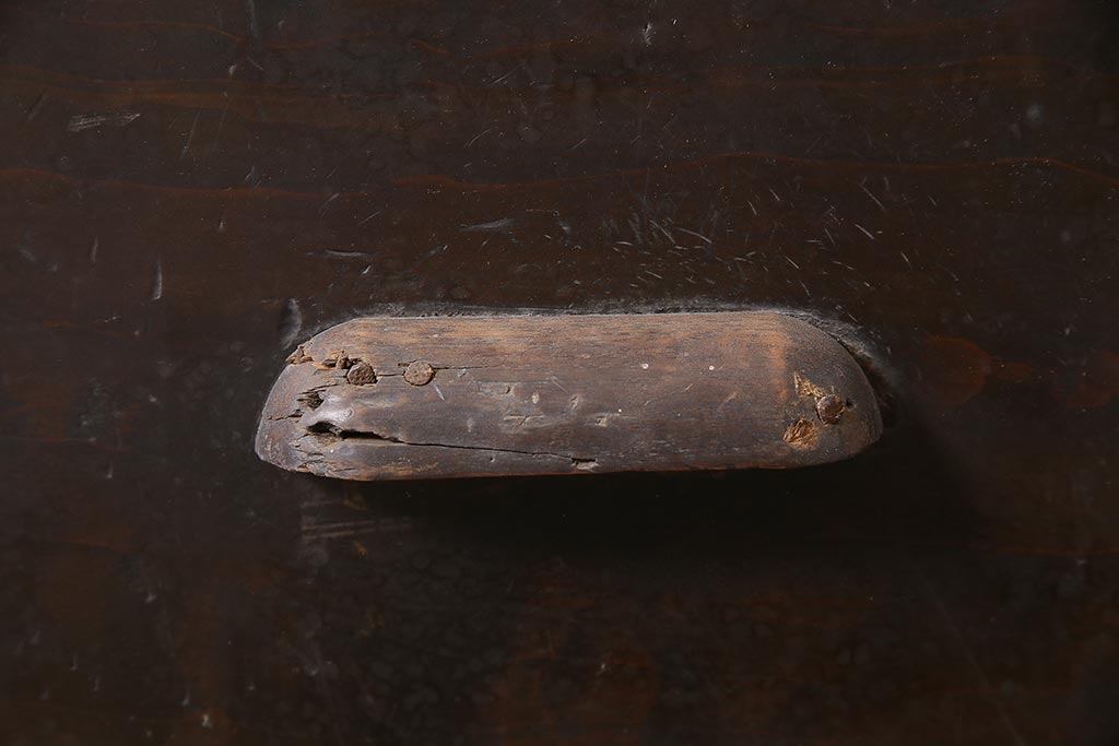 アンティーク家具　昭和中期　レトロ　大きめの引き出しが便利なチェスト(引き出し4杯)(R-040147)