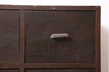 アンティーク家具　昭和中期　レトロ　大きめの引き出しが便利なチェスト(引き出し4杯)(R-040147)