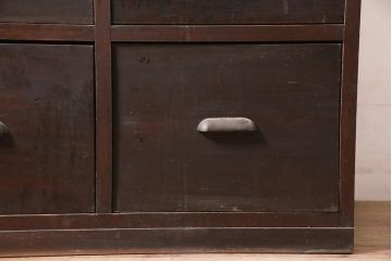 アンティーク家具　昭和中期　レトロ　大きめの引き出しが便利なチェスト(引き出し4杯)(R-040147)