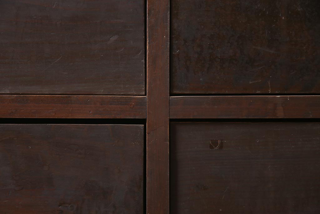 アンティーク家具　昭和中期　レトロ　大きめの引き出しが便利なチェスト(引き出し4杯)(R-040147)