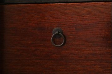 アンティーク家具　前面ケヤキ材　桜丸金具　漆塗りが上品な印象を与える会津箪笥(重ね箪笥、衣装箪笥)(R-040158)