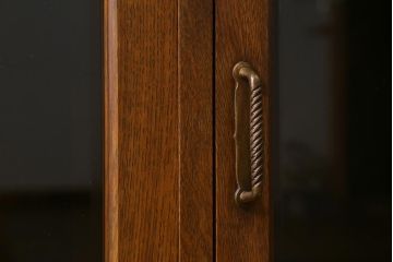ビンテージ家具　神戸洋家具　ナラ材　カントリースタイルにおすすめのキャビネット(本箱、サイドボード、収納棚)(R-040159)