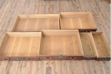 アンティーク家具　前面欅(ケヤキ)材 共縁仕上げ　木地呂塗り　上手物の仙台箪笥(野郎箪笥、時代箪笥、衣装箪笥、和タンス)(R-040160)