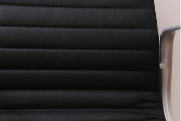 展示美品　Hermanmiller(ハーマンミラー社)　イームズアルミナムグループ　マネジメントチェア　キャスター付(オフィスチェア、アームチェア、椅子)(R-040167)