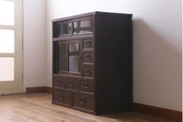 アンティーク家具　昭和初期　前面ケヤキ材　組子細工風のガラスがお洒落な戸棚(茶箪笥、収納棚)(R-040169)