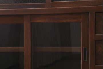 アンティーク家具　昭和初期　前面ケヤキ材　組子細工風のガラスがお洒落な戸棚(茶箪笥、収納棚)(R-040169)