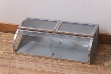アンティーク家具　昭和レトロ　丸みのあるフォルムが魅力のブリキガラスケース(ショーケース)(R-040170)