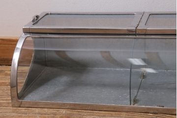 アンティーク家具　昭和レトロ　丸みのあるフォルムが魅力のブリキガラスケース(ショーケース)(R-040170)