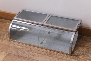 アンティーク家具　昭和レトロ　丸みのあるフォルムが魅力のブリキガラスケース(ショーケース)(R-040171)