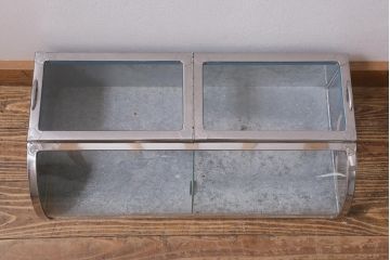 アンティーク家具　昭和レトロ　丸みのあるフォルムが魅力のブリキガラスケース(ショーケース)(R-040171)