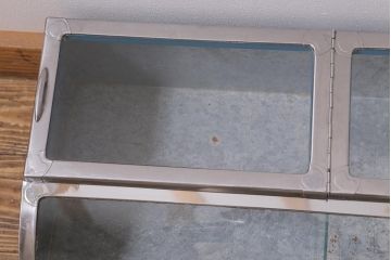 アンティーク家具　昭和レトロ　丸みのあるフォルムが魅力のブリキガラスケース(ショーケース)(R-040171)