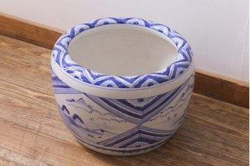 アンティーク雑貨　昭和中期　山水図　和モダンな雰囲気漂う瀬戸火鉢(鉢カバー)(R-040173)