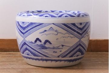 アンティーク雑貨　昭和中期　山水図　和モダンな雰囲気漂う瀬戸火鉢(鉢カバー)(R-040173)