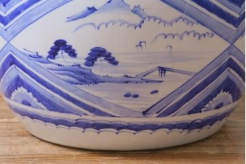 アンティーク雑貨　昭和中期　山水図　和モダンな雰囲気漂う瀬戸火鉢(鉢カバー)(R-040173)
