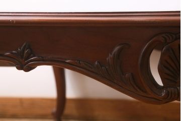 中古　アメリカ製　ガラス天板　クラシカルなデザインが魅力のセンターテーブル(リビングテーブル、センチュリー社)(R-040174)