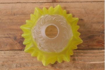 ビンテージ照明　フランスヴィンテージ　イエローカラーがアクセントの可憐なペンダントライト(天井照明、シェード、吊り下げ照明)(R-040178)