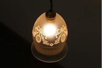 ヴィンテージ照明　フランスビンテージ　フロストガラス　美しい模様が浮かび上がるガラスシェードのペンダントライト(天井照明、シェード)(R-040180)