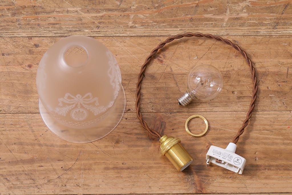 ヴィンテージ照明　フランスビンテージ　フロストガラス　美しい模様が浮かび上がるガラスシェードのペンダントライト(天井照明、シェード)(R-040180)