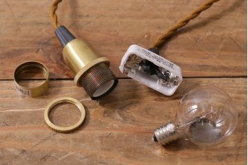 イギリスヴィンテージ照明　フリルシェードが可愛らしいペンダントライト(ランプシェード、天井照明、ビンテージ)(R-040181)