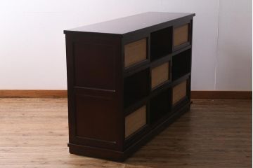 中古　国産　民芸家具　クズ布張り　モダンなデザインがおしゃれなサイドボード　(R-040184)