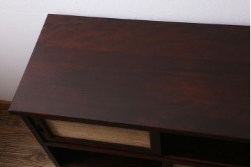 中古　国産　民芸家具　クズ布張り　モダンなデザインがおしゃれなサイドボード　(R-040184)