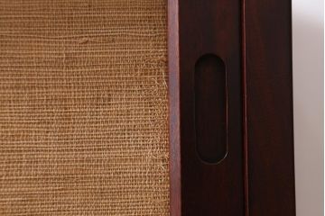 中古　国産　民芸家具　クズ布張り　モダンなデザインがおしゃれなサイドボード　(R-040184)