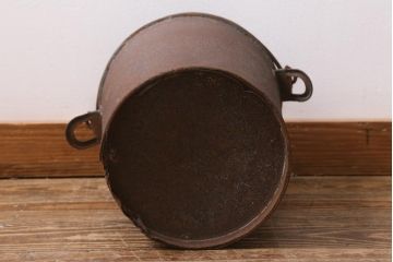 レトロ雑貨　ブリキ　錆びた風合いが味わいのある古いバケツ(R-040192)