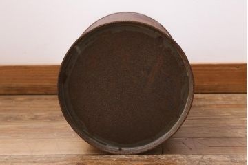 レトロ雑貨　昭和レトロ　錆びた風合いがおしゃれな古いミルク缶(牛乳缶、ディスプレイ)(R-040199)