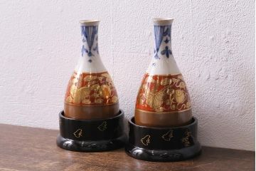 アンティーク雑貨　明治期　波千鳥　九谷焼　金彩赤絵徳利2点セット 袴付(酒器、とっくり)(R-040202)