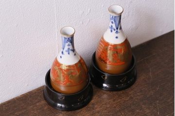 アンティーク雑貨　明治期　波千鳥　九谷焼　金彩赤絵徳利2点セット 袴付(酒器、とっくり)(R-040202)