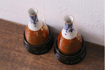 アンティーク雑貨　明治期　波千鳥　九谷焼　金彩赤絵徳利2点セット 袴付(酒器、とっくり)(R-040202)