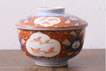 アンティーク雑貨　江戸期　大明成化年製　古伊万里　赤絵南蛮図染付　蓋茶碗(和食器)(R-040205)