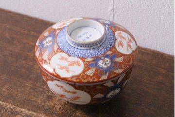 アンティーク雑貨　江戸期　大明成化年製　古伊万里　赤絵南蛮図染付　蓋茶碗(和食器)(R-040207)