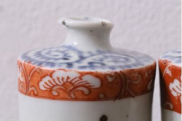 アンティーク雑貨　江戸期　蛸唐草　色絵　一対　お神酒徳利(和食器、骨董)(R-040217)