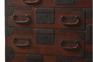 アンティーク家具　明治期　ヒノキ材　角丸の金具が目を引く小箪笥(整理箪笥、和タンス、チェスト)(R-040226)