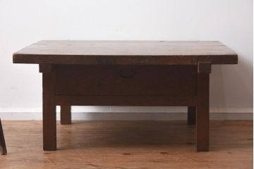 アンティーク家具　明治大正期　天板ケヤキ一枚板　両面に取っ手が付いた引き出し付きの座卓(ローテーブル、座机、リビングテーブル)(R-040231)
